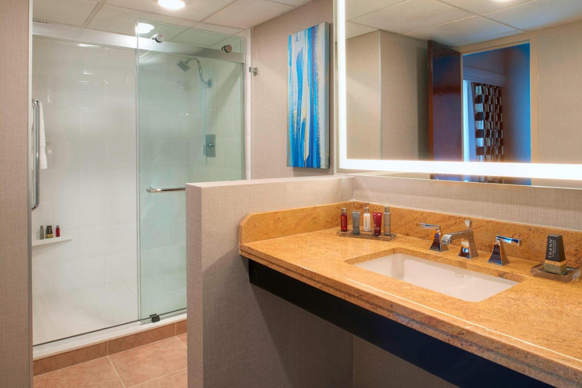 Kansas City Airport Marriott Екстериор снимка