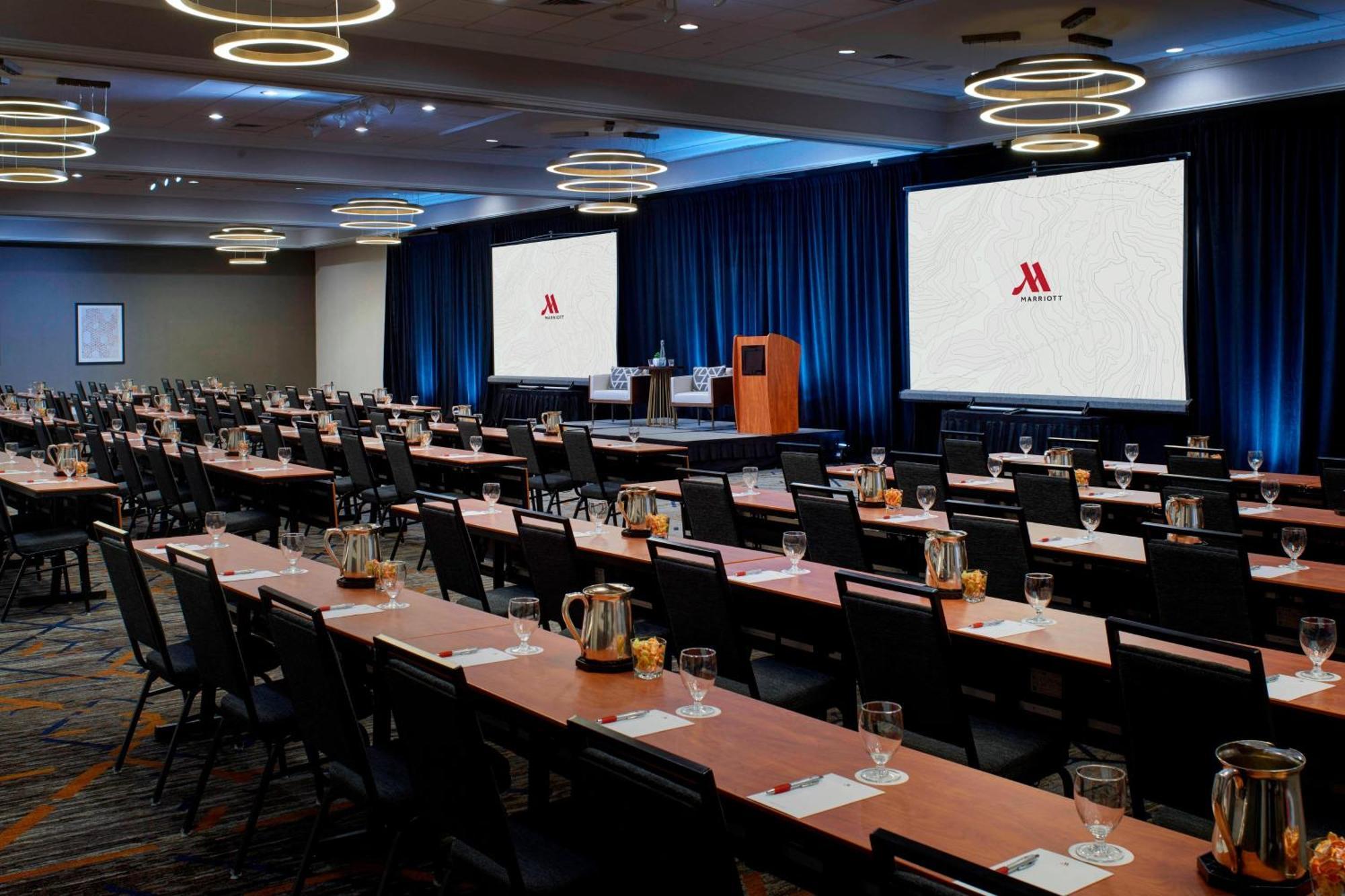 Kansas City Airport Marriott Екстериор снимка